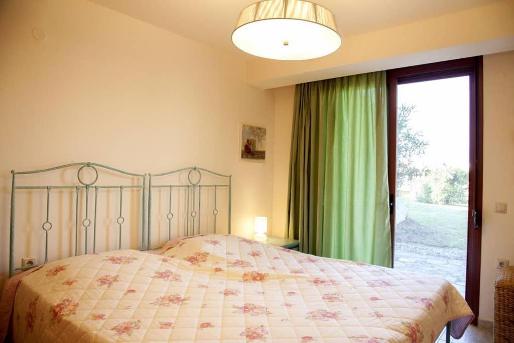 Oliviera Villa Lagomandra Exterior photo